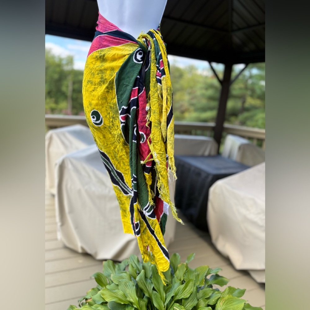 PAREO DEL CARIBE Tropical Yellow/Green/Black/Red/White Hippie Pattern Sarong